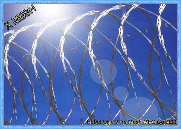 Quality Hot Dipped Galvanized BTO22 Razor Wire Builds Better Security Barrier Fencing for sale